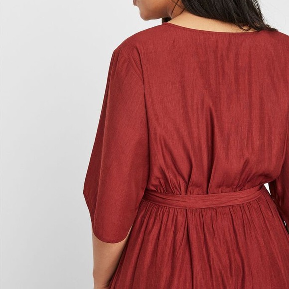 Junarose Midi Dress 🌹 - Picture 3 of 14